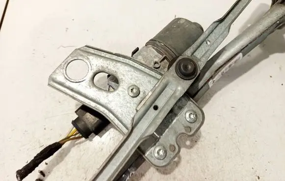 Opel Astra H Wiper motor 0390241538