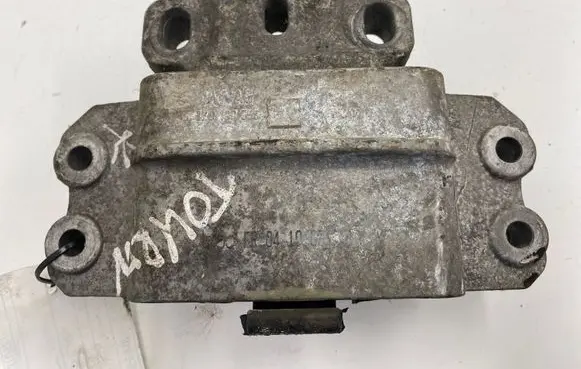 Volkswagen Touran I Engine mount bracket 1K0199555