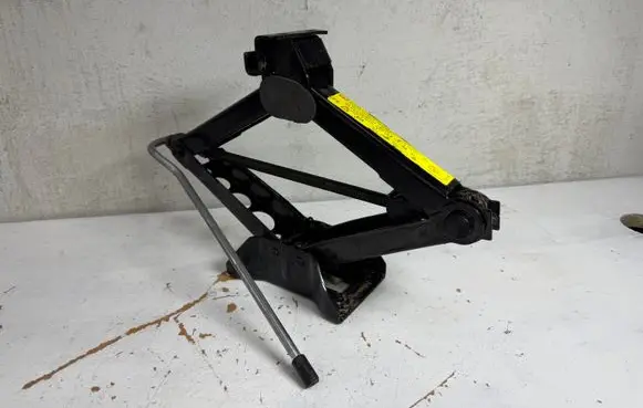 Ford Kuga I Lift Jack 8V4117080AB