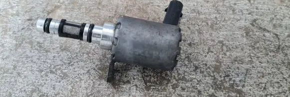 Audi A5 Sportback 8TA Oil pressure sensor 06K115243N
