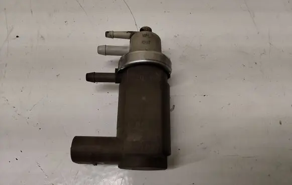 Audi A6 S6 C5 4B Turbo solenoid valve 059906627C