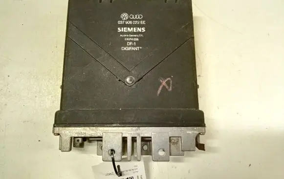 Audi A4 S4 B6 8E 8H Engine control unit/module 037906022EE 5WP4058