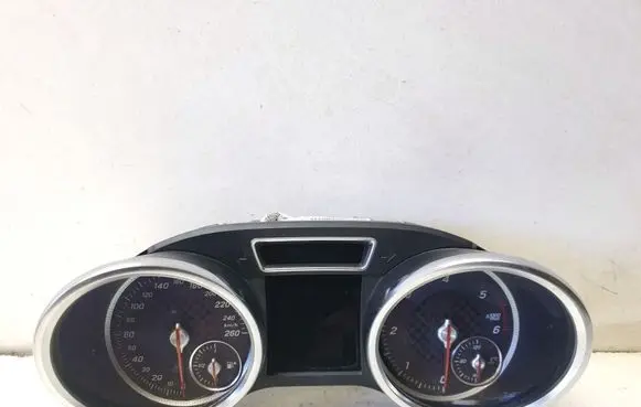 Speedometer (instrument cluster)