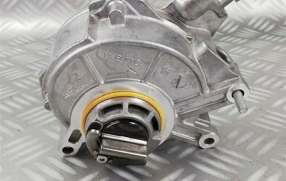 Audi A8 S8 D5 Vacuum pump 8634120