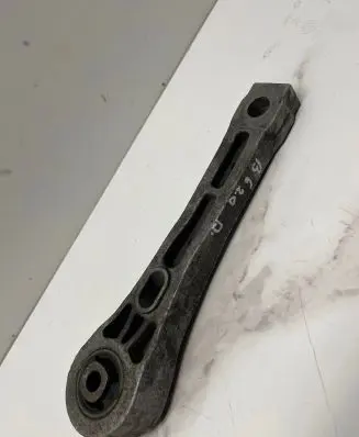Volkswagen PASSAT B6 Engine mount bracket 3C0199855A