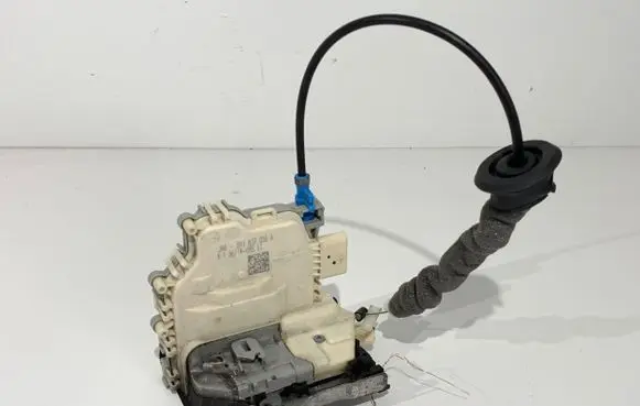Audi A3 S3 8V Front door lock 8X1837016A