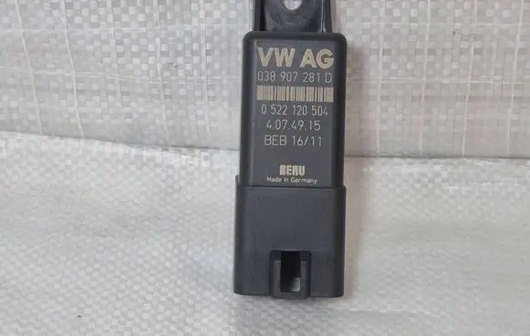 Volkswagen Caddy Glow plug pre-heat relay 038907281D 0522120504 4074915