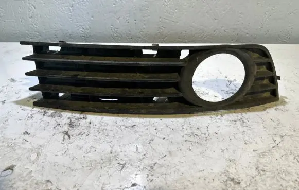 Audi A4 S4 B6 8E 8H Front bumper lower grill 8E0807682A 0010111840520