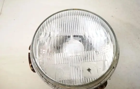 Isuzu Trooper Headlight/headlamp e620007