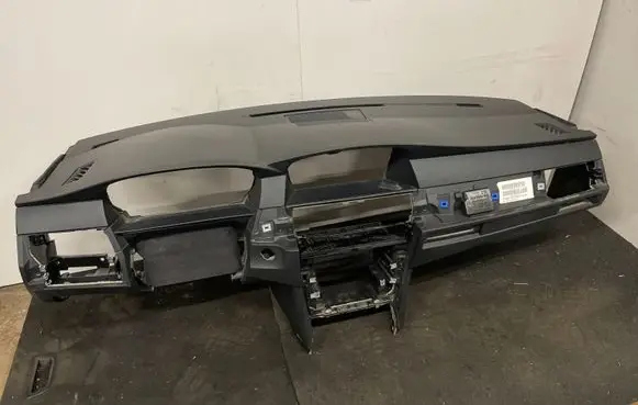 BMW 5 E60 E61 Dashboard 6976421