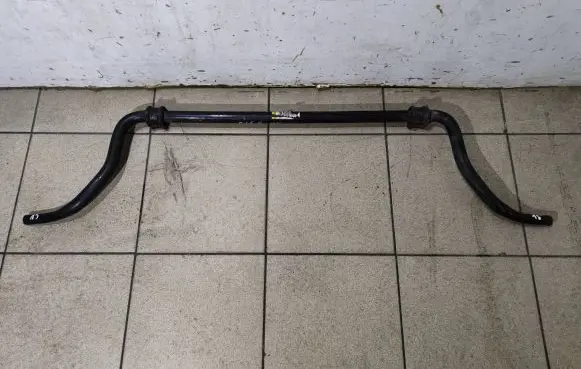Mercedes-Benz GLE (W166 - C292) Front anti-roll bar/sway bar A1663231465
