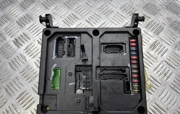 Ford Galaxy Comfort/convenience module S108152001