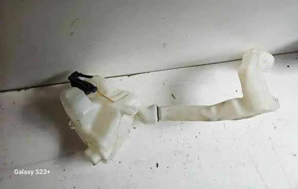 Citroen C3 Windshield washer fluid reservoir/tank 9683988680