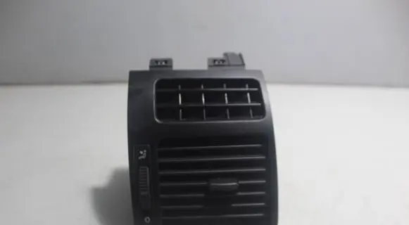Volkswagen Touran I Dashboard side air vent grill/cover trim