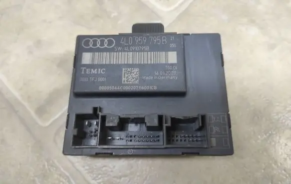 Audi Q7 4L Door control unit/module 4L0959795B 4L0910795B