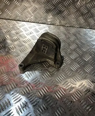 Volvo V70 Engine mount bracket 30680770