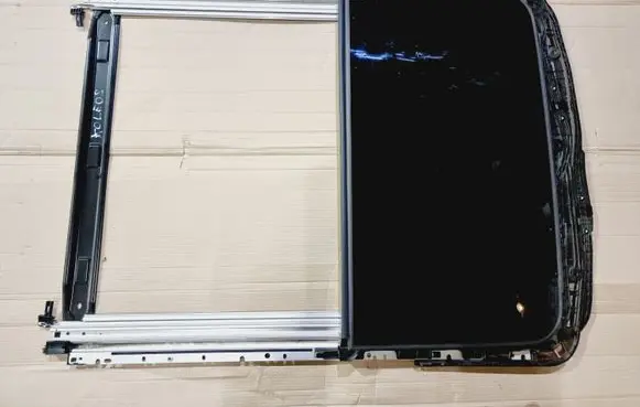 Renault Koleos II Sunroof glass 916349987R 768950617R