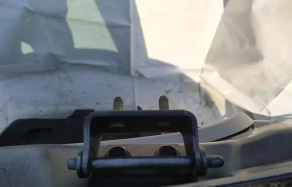 Tailgate/trunk/boot hinge