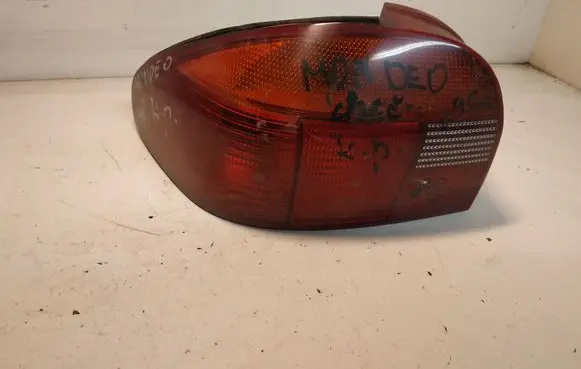 Ford Mondeo MK I Rear/tail lights 93B613N004