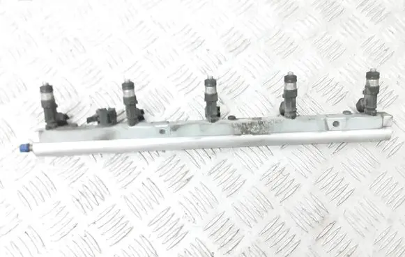 Volvo C30 Fuel injectors set 8653891
