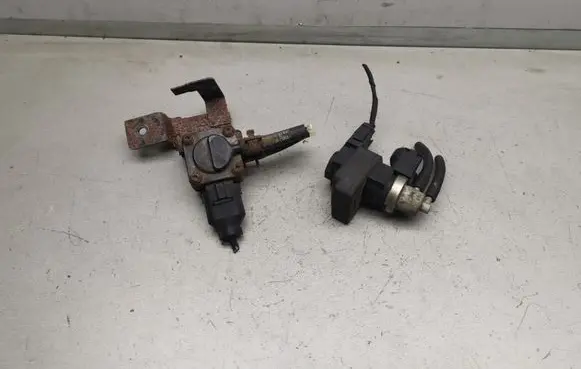 Hyundai Sonata Air pressure sensor 3921027450 70027200