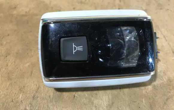 Peugeot 508 Rear seat light 9670880177 8956450