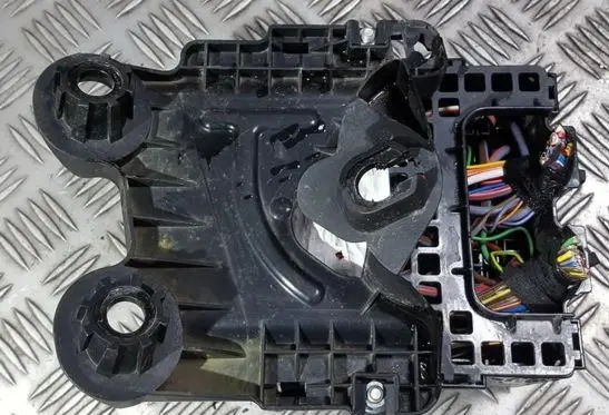 Ford Fiesta Fuse box set BA6T14A005KUB BA6T-14A005-KUB