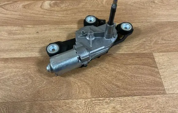 Volvo V50 Rear window wiper motor 390201823