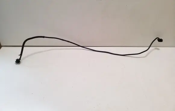 Engine coolant pipe/hose