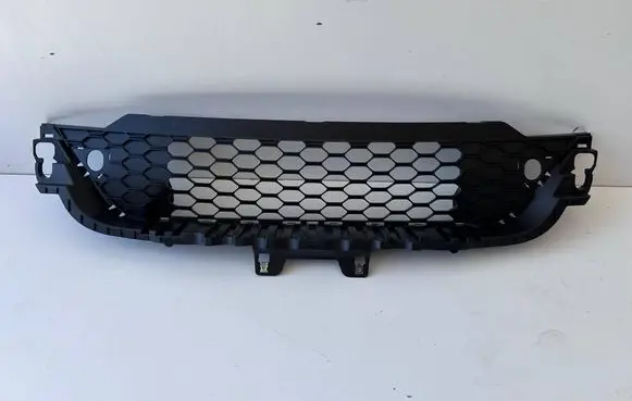 Iveco Daily 6th gen Front bumper lower grill 5801529764