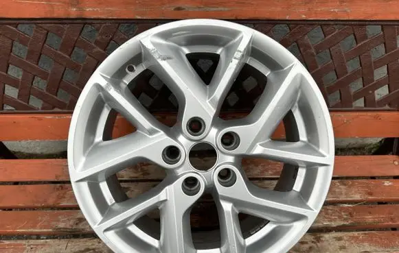 Renault Kadjar R17 alloy rim 
