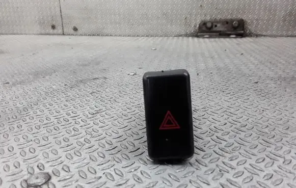 Mazda 3 I Hazard light switch BP4K664H0