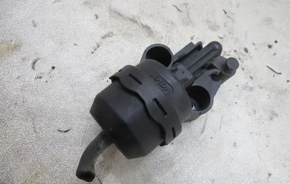 Ford Kuga II Intake manifold valve actuator/motor GMAUTO4574097