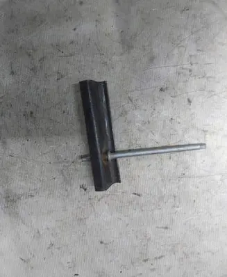 Battery bracket