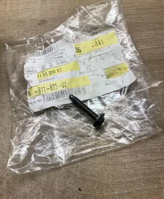 Volkswagen PASSAT B8 Other engine bay part N91182302