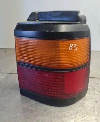 Volkswagen PASSAT B3 Rear/tail lights 333945112