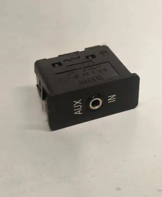 BMW 1 E81 E87 AUX in-socket connector 6930561
