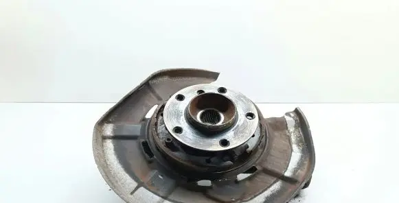 Rear wheel hub spindle/knuckle