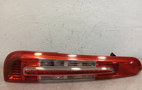 Ford C-MAX I Rear/tail lights 164709 2SK009504