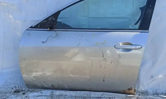 Mazda 6 Front door sidabrine