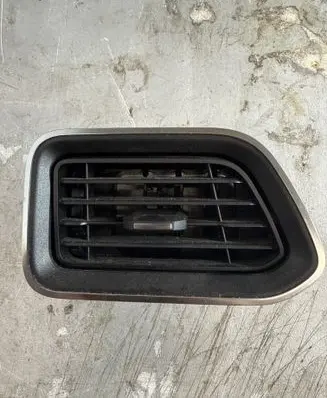 Renault Master III Dashboard air vent grill cover trim 687501519r