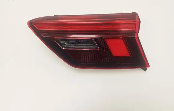 Tailgate rear/tail lights