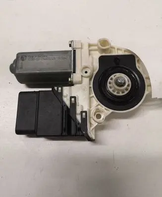 Volkswagen Bora Rear door window regulator motor 1C0959812A