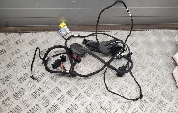 Audi S5 Facelift Front door wiring loom 8T1971030Q