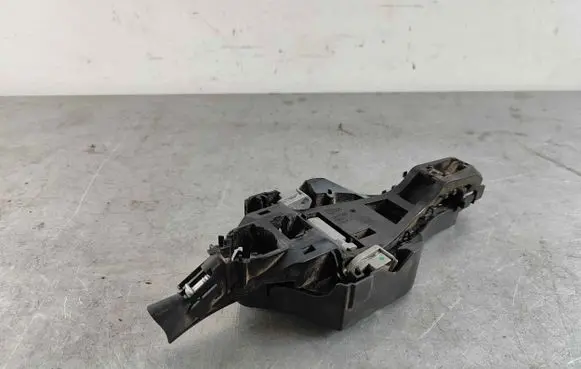 Land Rover Discovery Sport Rear door exterior handle/bracket LR108200 LR070993