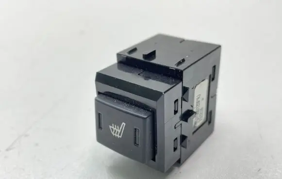 Land Rover Range Rover Sport L320 Seat heating switch YUF500120PVJ