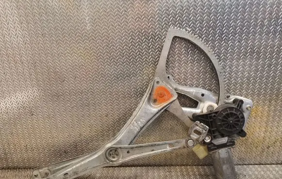 Mercedes-Benz E W210 Front door window regulator with motor 0130821709