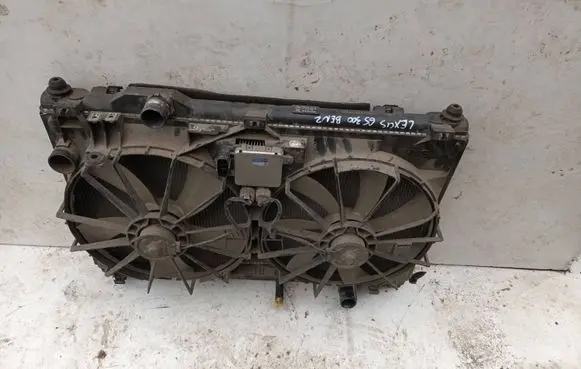 Lexus GS 300 350 430 450H Coolant radiator