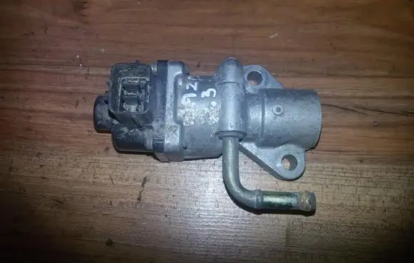 Ford Mondeo Mk III EGR valve 1s7g90475ag