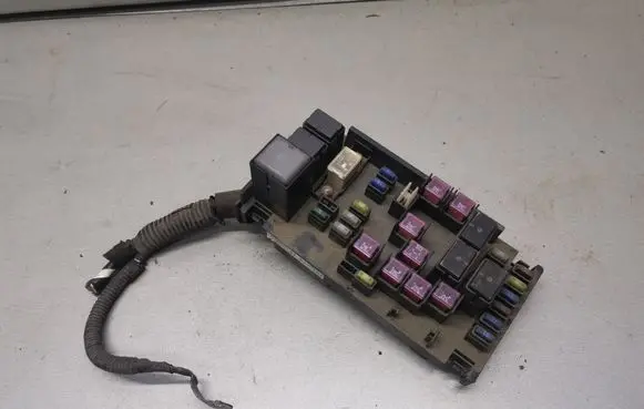 Subaru Outback Fuse module 82241AG000